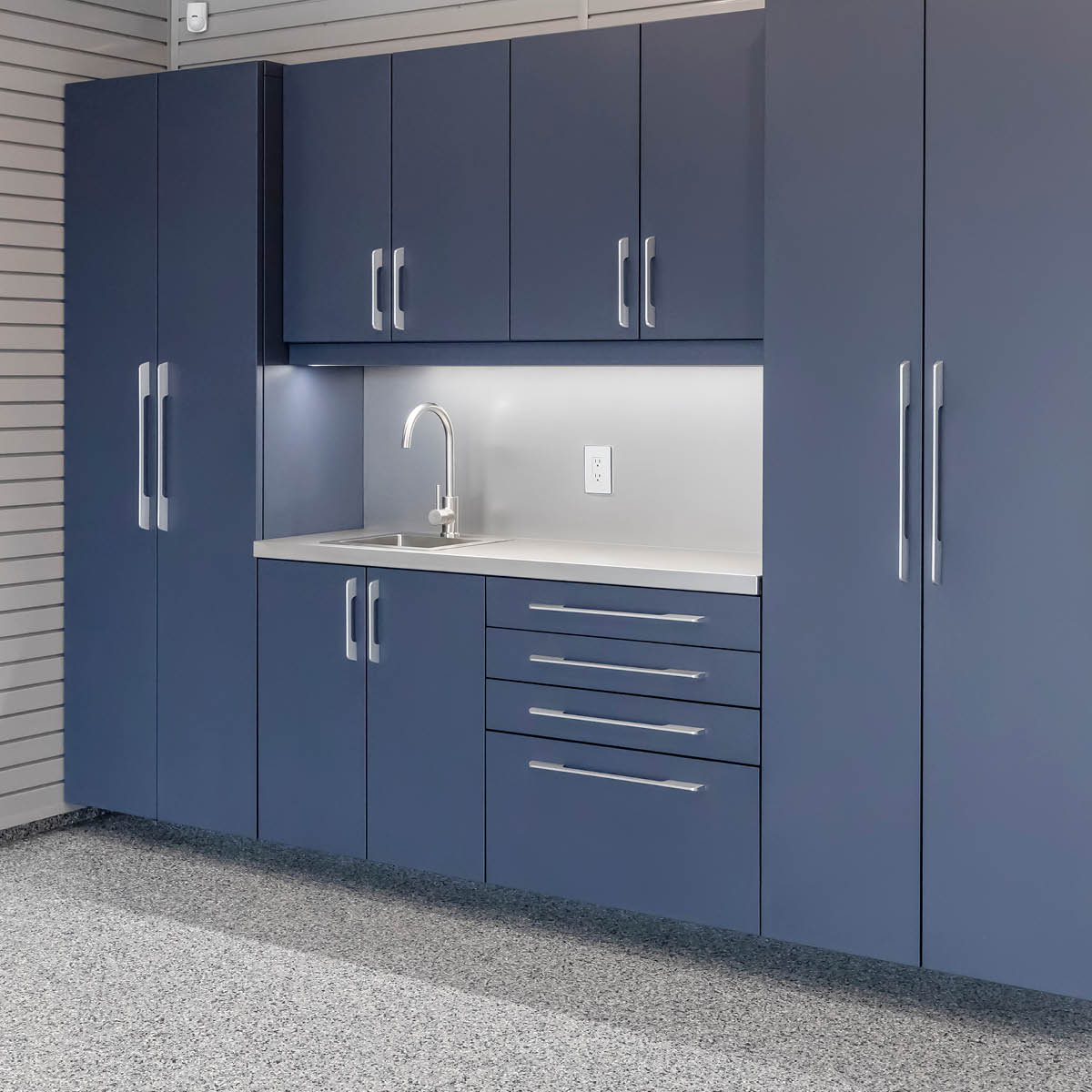 Garage Living — image 3